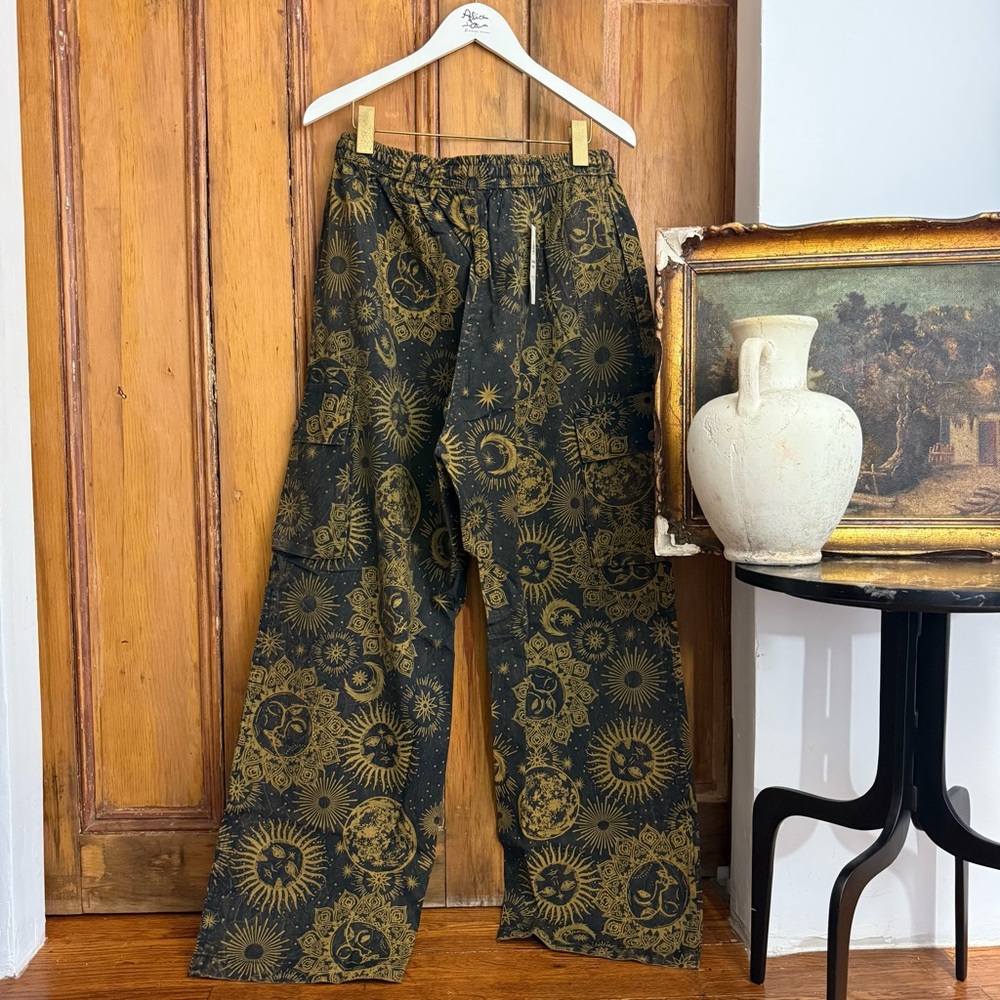 Sun & moon print cotton cargo pocket pant - Picture 5 of 8